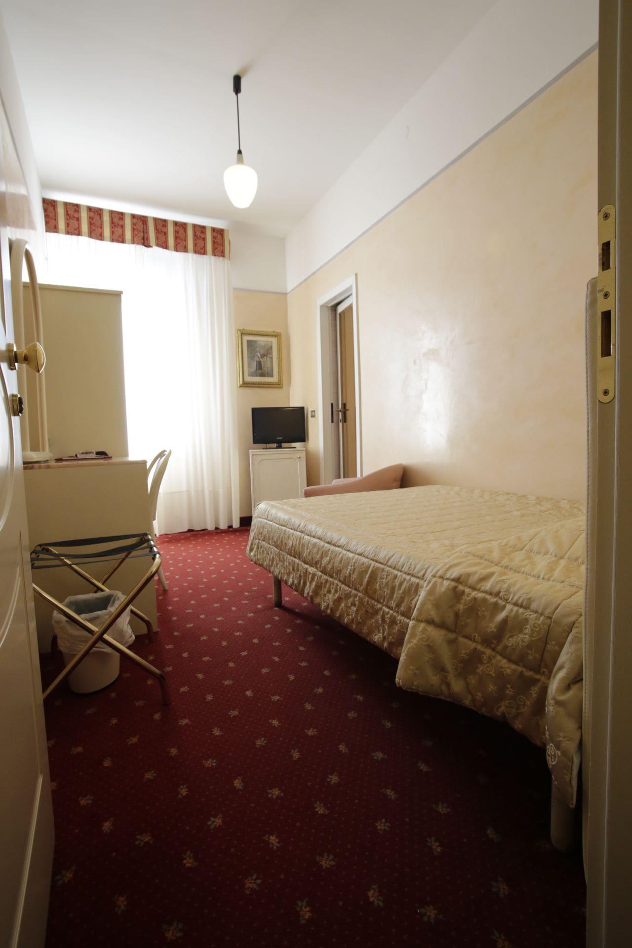 Hotel Vienna Ostenda E Ristorante Il Danubio Rimini Dış mekan fotoğraf