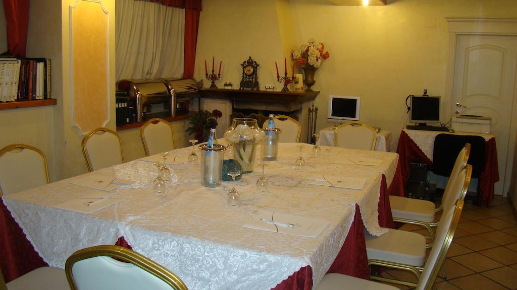 Hotel Vienna Ostenda E Ristorante Il Danubio Rimini Dış mekan fotoğraf