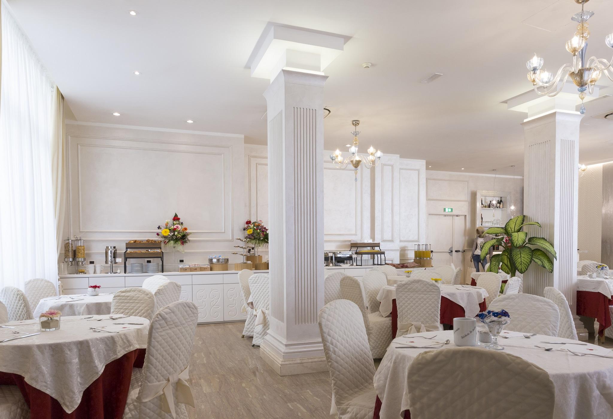 Hotel Vienna Ostenda E Ristorante Il Danubio Rimini Dış mekan fotoğraf