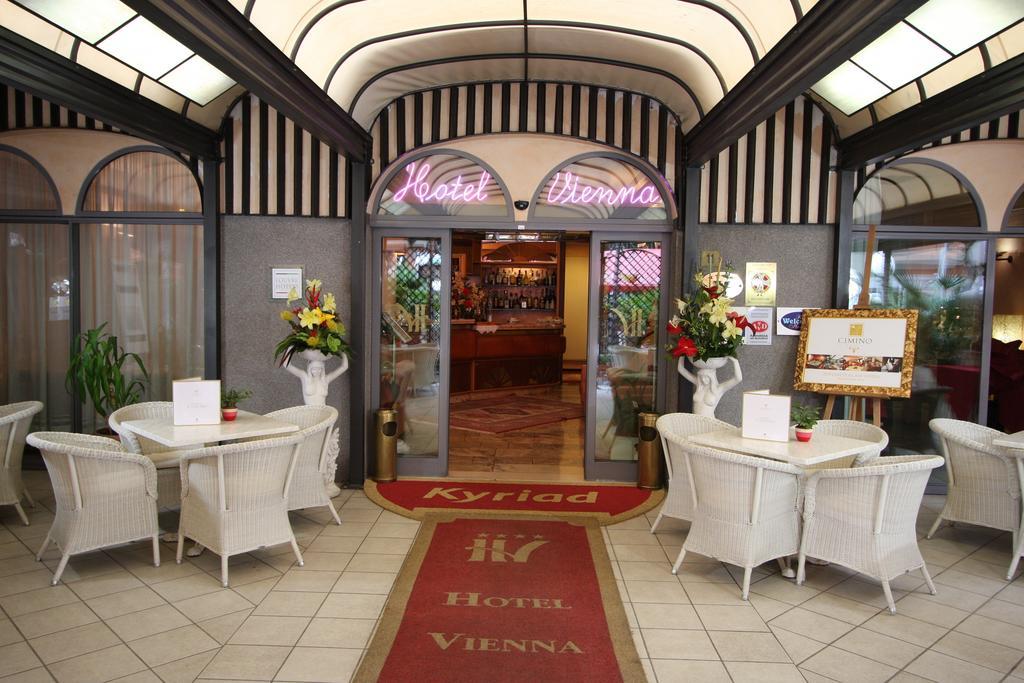 Hotel Vienna Ostenda E Ristorante Il Danubio Rimini Dış mekan fotoğraf