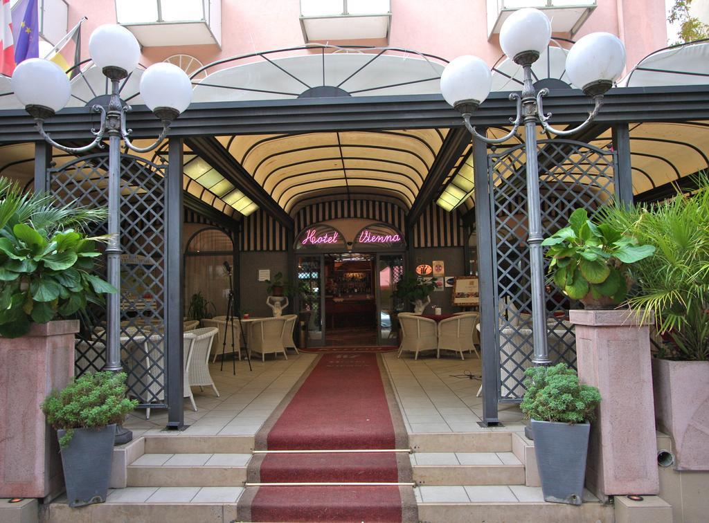 Hotel Vienna Ostenda E Ristorante Il Danubio Rimini Dış mekan fotoğraf