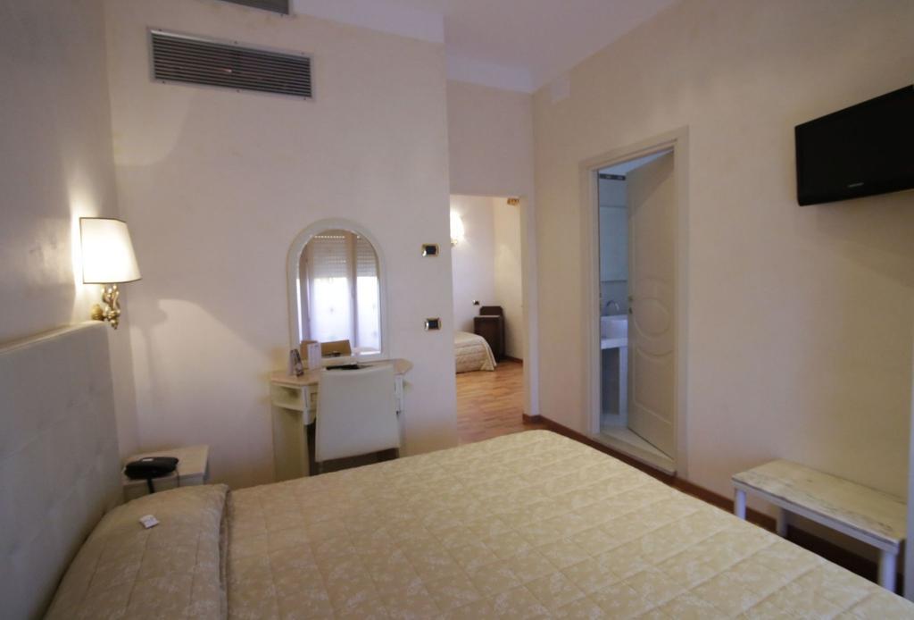 Hotel Vienna Ostenda E Ristorante Il Danubio Rimini Dış mekan fotoğraf