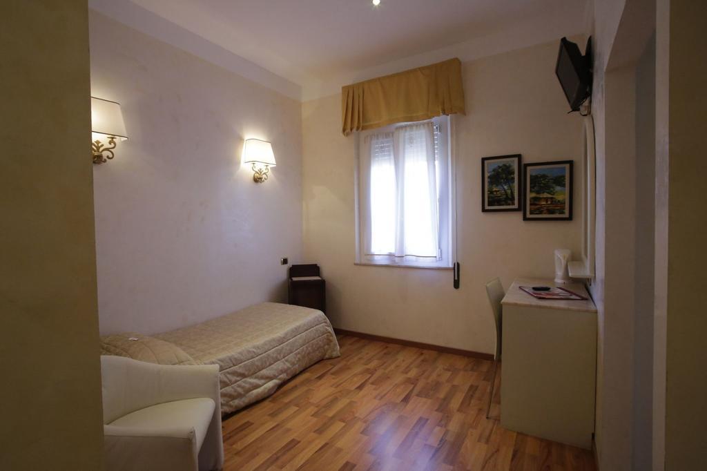 Hotel Vienna Ostenda E Ristorante Il Danubio Rimini Dış mekan fotoğraf
