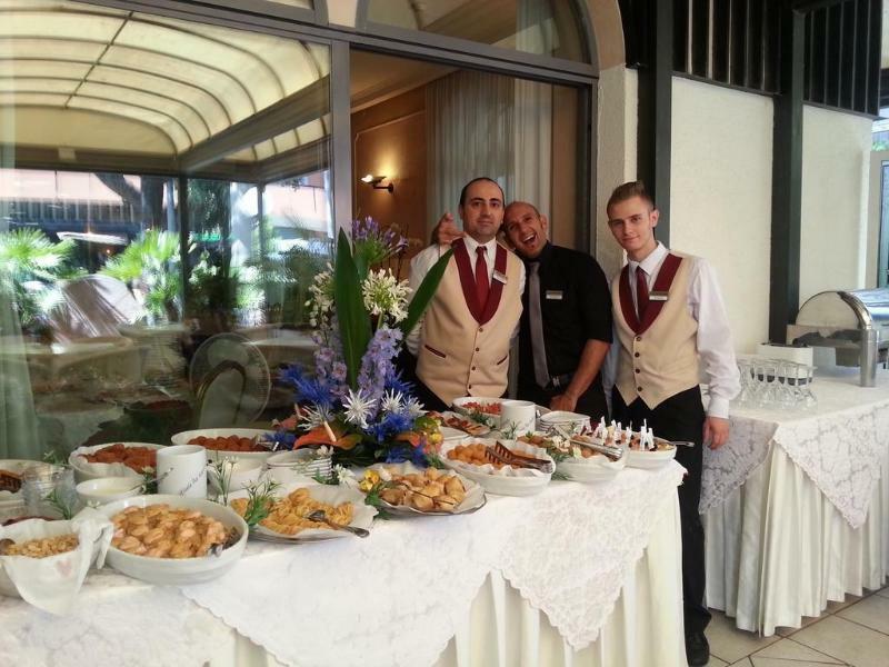 Hotel Vienna Ostenda E Ristorante Il Danubio Rimini Dış mekan fotoğraf
